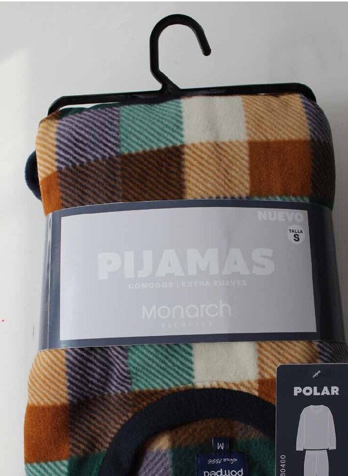 Pijama polar de cuadros con huincha y tabela Polar